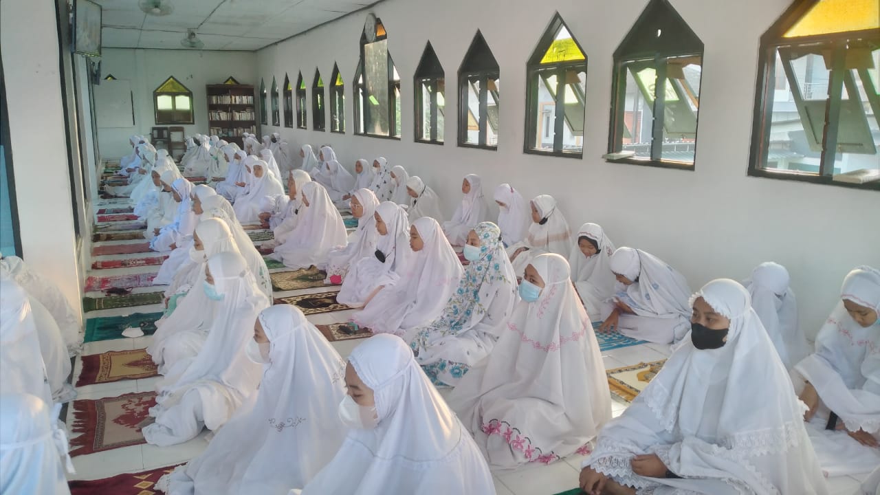 Kegiatan santri al iman muntilan